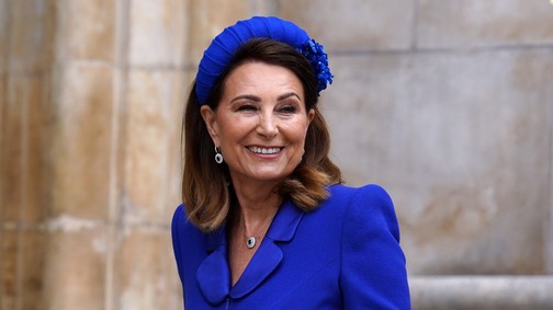 Katalin hercegné anyukája a királynét is túlragyogta, ezzel a ruhával érte el, hogy mindenki őt nézze