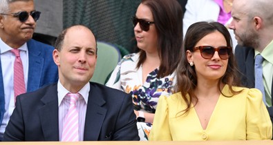 Mintha Vilmos herceget és Katalin hercegnét látnánk: Károly király másodunokatestvére és felesége félelmetesen hasonlítanak a hercegi párra