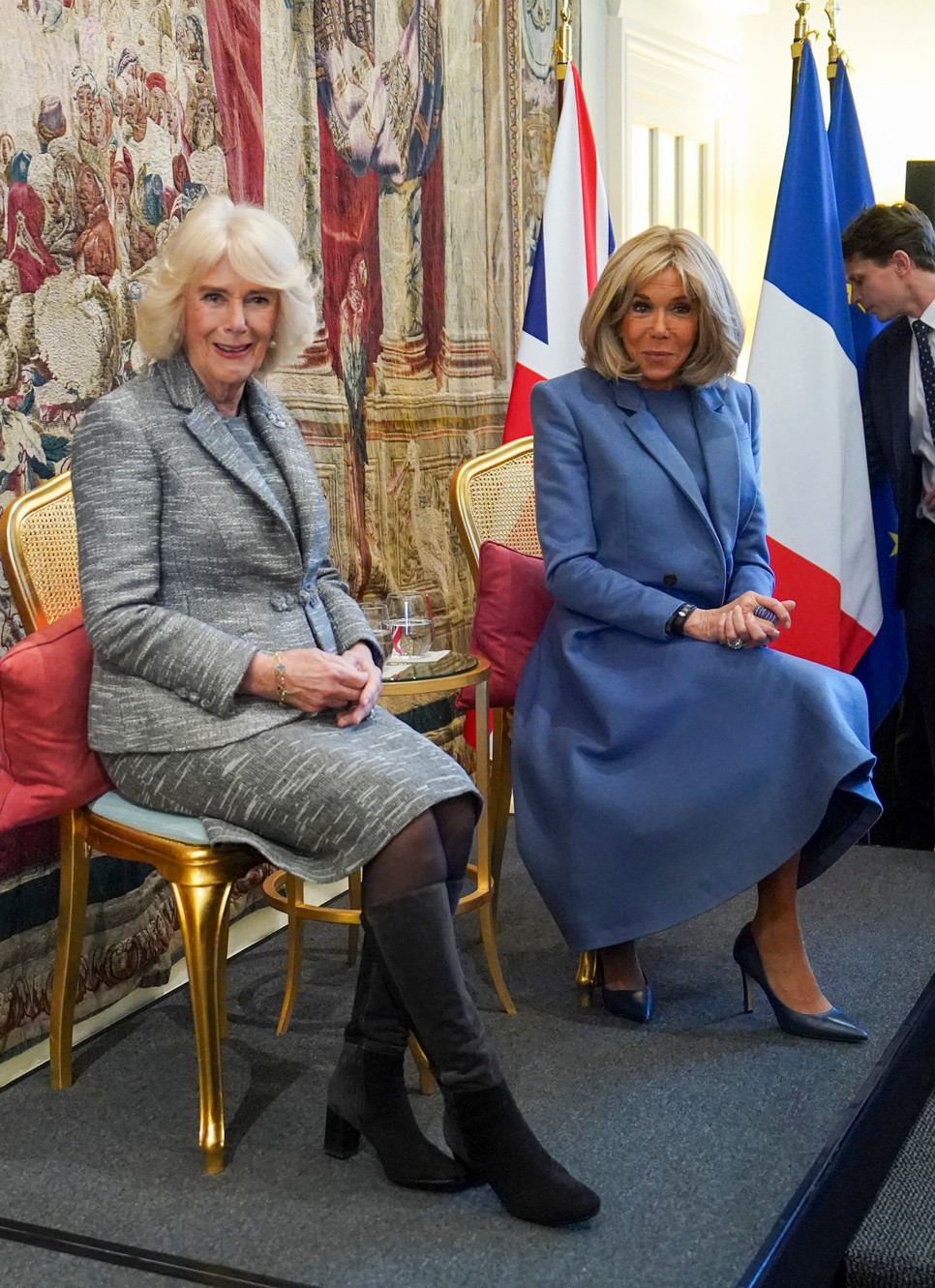 Kamilla királyné egy letisztult és elegáns Dior ruhát választott a diplomáciai találkozóra