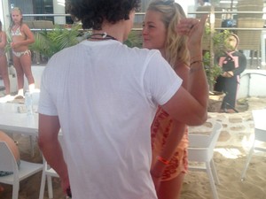 Szőke 20 éves modellel vigasztalódik Orlando Bloom