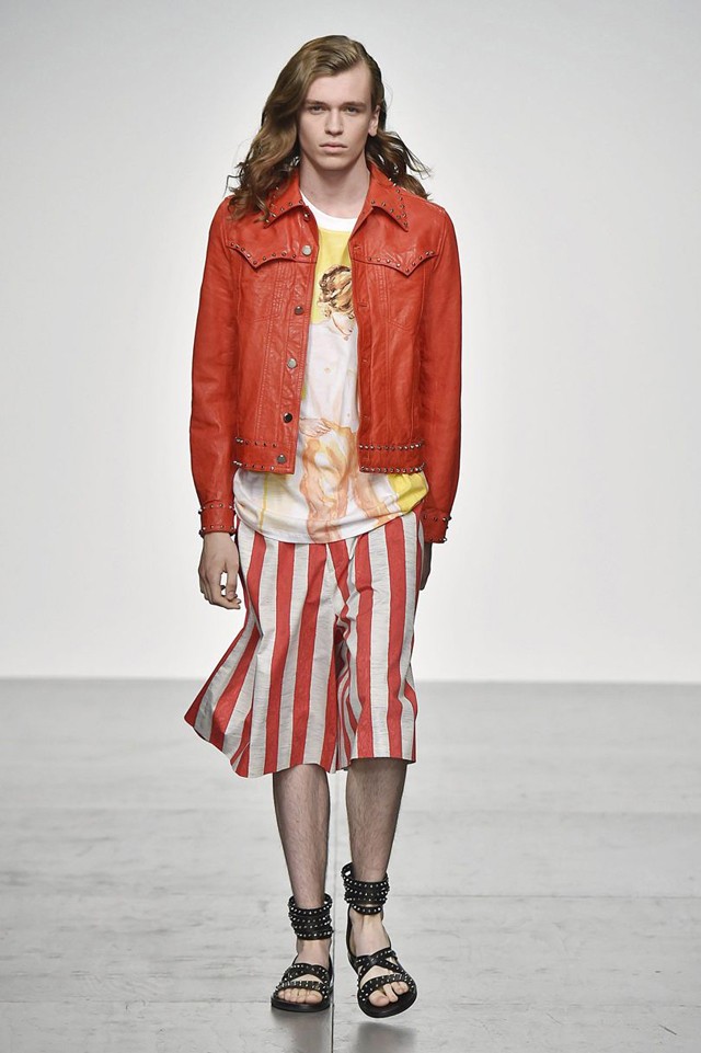 10 ruhadarab, amit megirigyeltünk a férfi divatbemutatókról