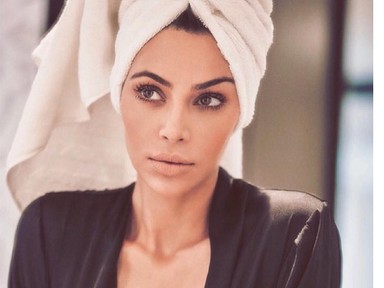 Helló 2018, akkor Kim Kardashian meg is kezdte a meztelenkedést