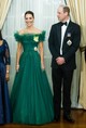 2022 - A jamaicai körútja során egy fodros, smaragdzöld, csillámló Jenny Packham báli ruhában vonzotta magára a tekinteteket.