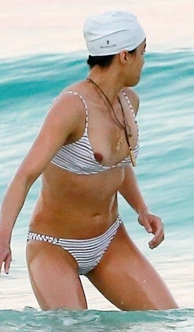 Az év első és leghatalmasabb bimbóvillantása Michelle Rodriguezé!