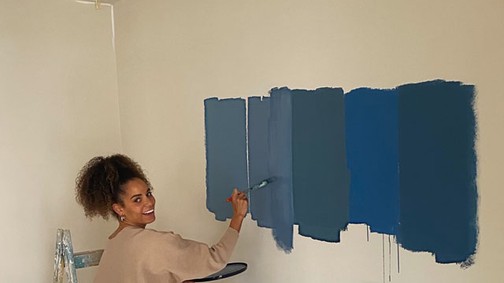 Mtenga Bianca gyönyörű könyezetben és ultramenő szettben folytatja a munkát