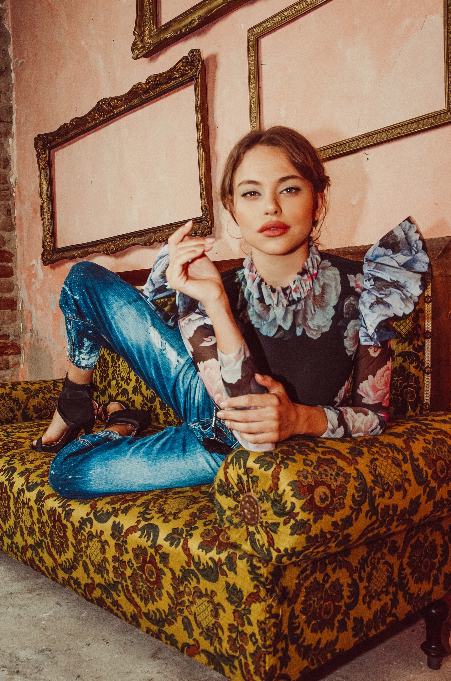 Egy Sugarbird La vie en Rose kollekciójából származó blúzt akár farmerrel, hétköznap is viselhetsz