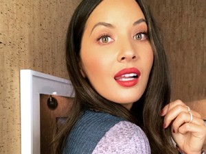 Olivia Munn véletlen tangavillantása minden nő rémálma!