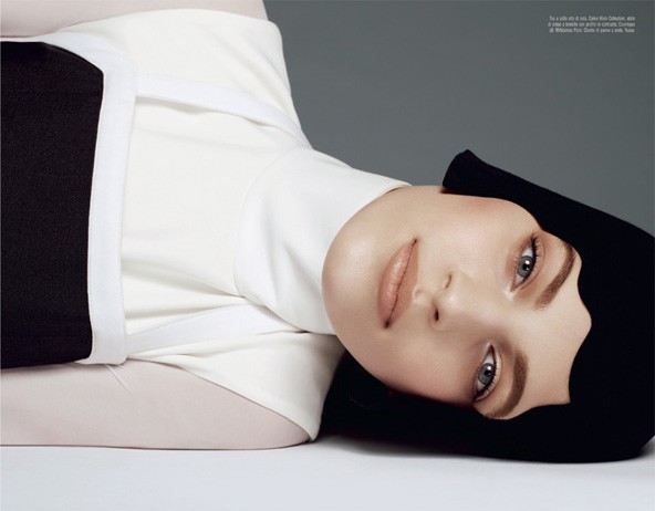 Axente Vanessa elbűvölő mosolya az olasz Vogue-ban