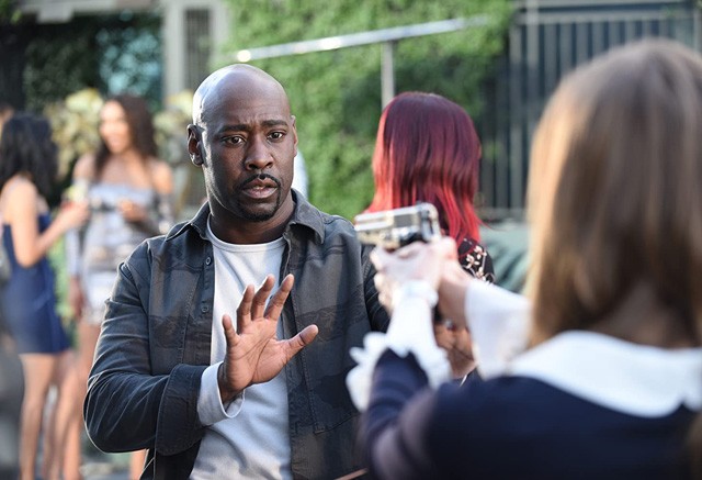 Egy ördögien jó sorozat, ami egyből beszippant: Lucifer az Újvilágban