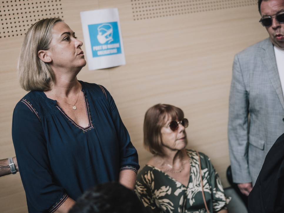 Caroline Darian és Giséle Pelicot a bíróságon 2024. szeptember 2-án, Avignonban, Franciaországban