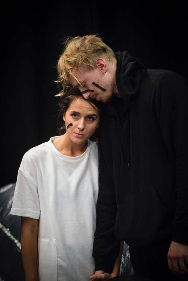 Rendhagyó színházi előadást rendezett Eke Angéla