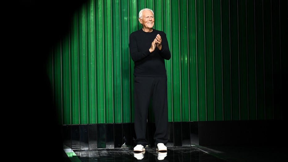 Giorgio Armani Ukrajnával való szolidaritásának jeleként néma csendben mutatta be kollekcióját Milánóban