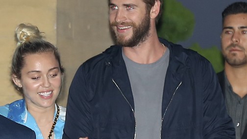 Miley Cyrus és Liam Hemsworth odavannak egymásért, nem tudják levenni a másikról a kezüket!