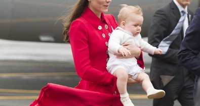 Kate Middleton és a kis György herceg szupercuki landolása