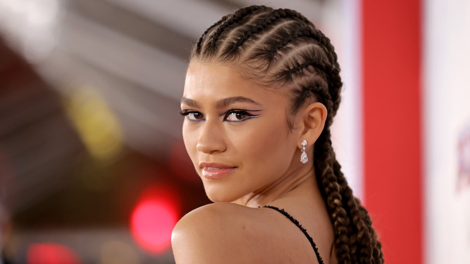 Itt az ideje, hogy beépítsd ezt a darabot az őszi gardróbodba, vegyél példát Zendayáról