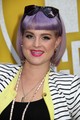 Kelly Osbourne már jó ideje halványlila hajkoronával hódít.