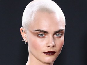 Bocs, de egyszerűen félelmetes kopaszon Cara Delevingne