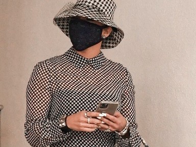 Jennifer Lopez teljes inkognitóban ebben a Dior szettben