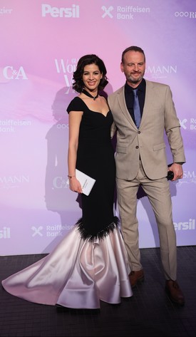 Ördög Nóra férjével, Nánási Pállal érkezett a GLAMOUR Women of the Year gálára