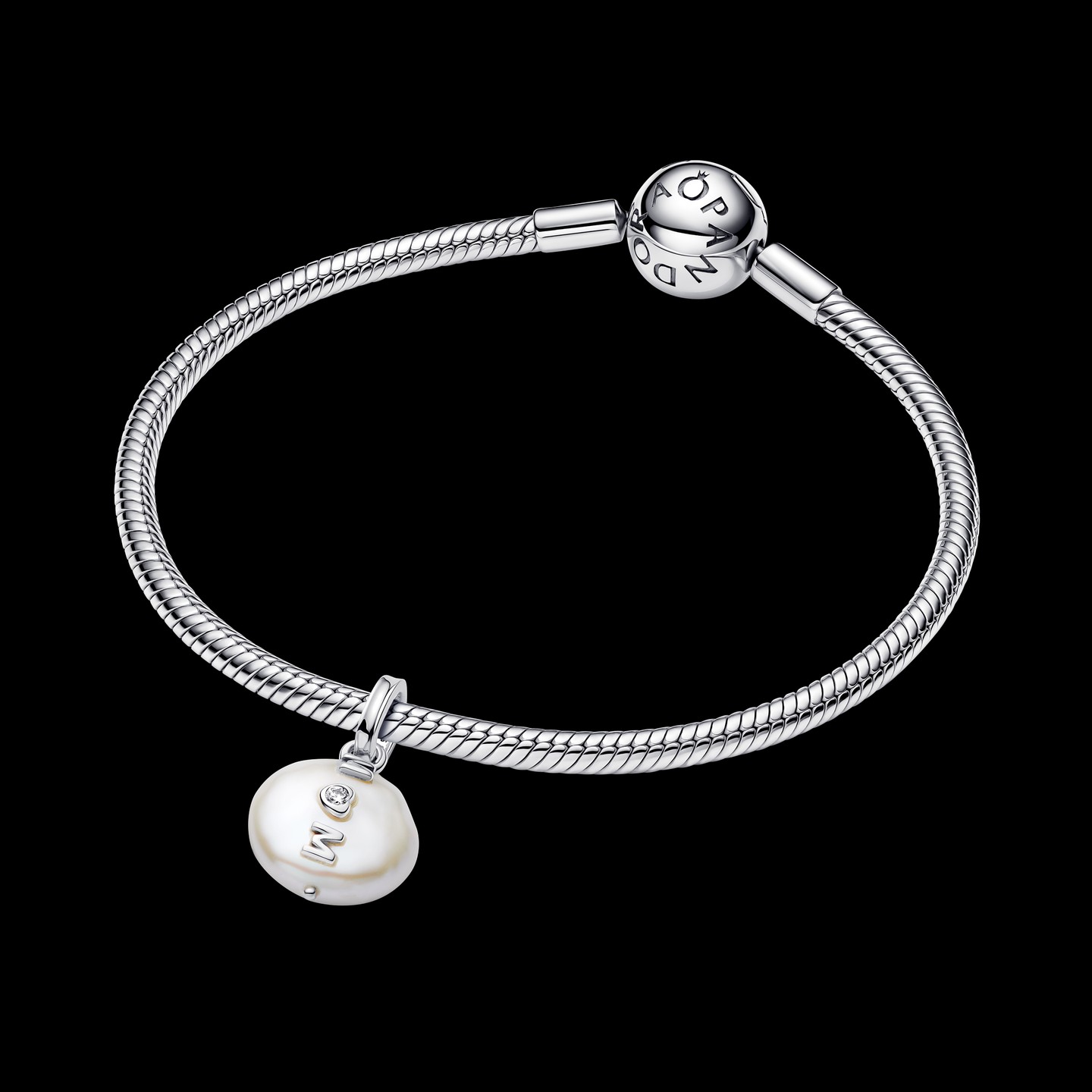 Letisztult, mégis különleges és sokatmondó összeállítás, amivel tényleg megszólítva érzi majd magát az anyukád