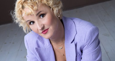 Puskás Panni: „Az irodalom az egyetlen terep, ahol maximumra járathatom a kontrollmániámat, és ez a világon senkit sem zavar”