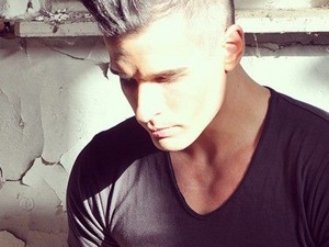 A regényírás szexi - exkluzív interjú Lakatos Leventével