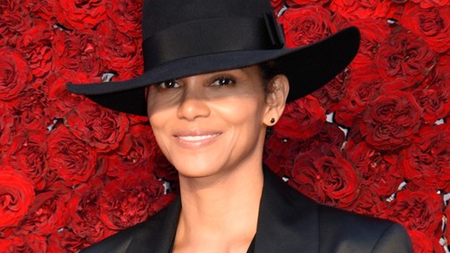 Halle Berry a legkevésbé nőies szettben is elképesztően néz ki