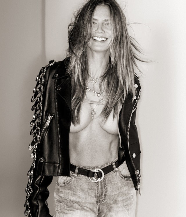 Heidi Klum már megint pucér, és eléggé dögös
