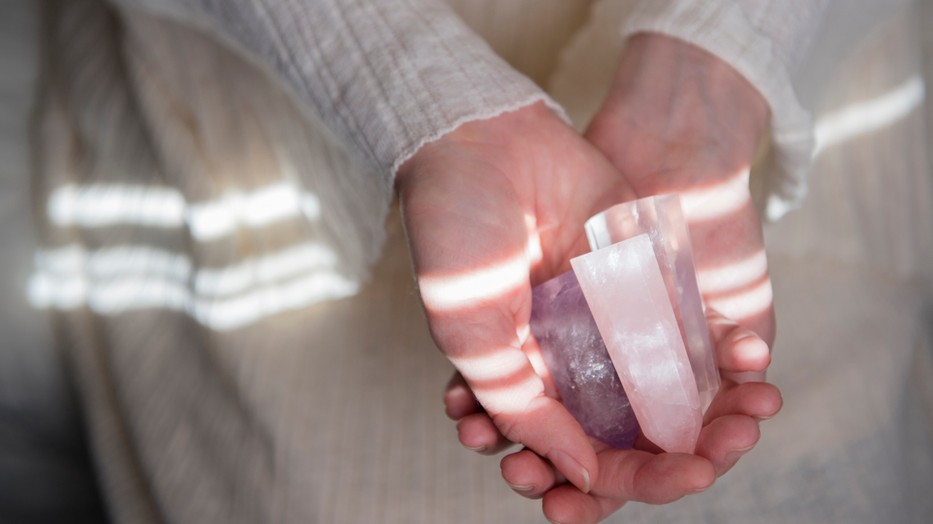Így használd a rózsakvarcodat | Fotó: JGI/ Jamie Grill/ Getty Images