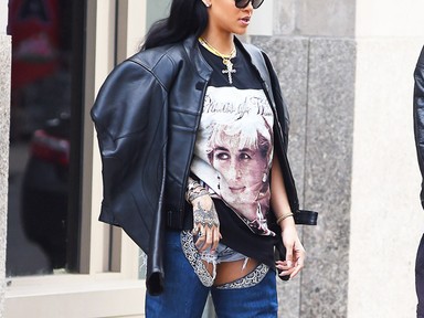 Sosem jössz rá Rihanna ki előtt tiszteleg a retró pólójával!