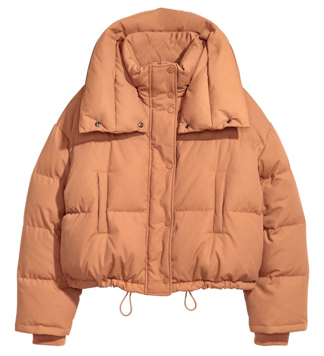 Szuper színű és fazonú ez a különleges pufidzseki. Megértjük ha beleszerettél.  29990 Ft (20% kedvezmény a GLAMOUR-napokon 23992 Ft)