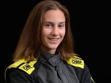 „Ez a sport a teljesítményről szól, nem nehezebb lányként beilleszkedni” – Vallja Turán Lotti, rallyversenyző