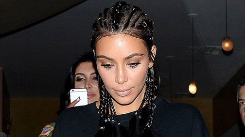 Kim Kardashian újra a ronda csizmával támad!