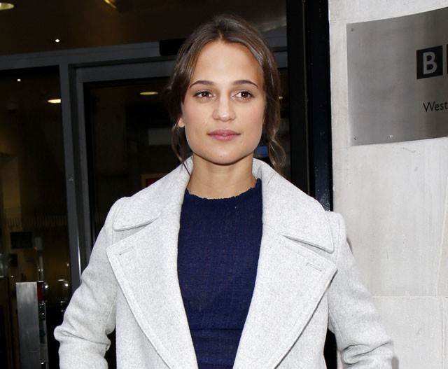 alicia vikander, louis vuitton, oscar-díjas, sportcipő