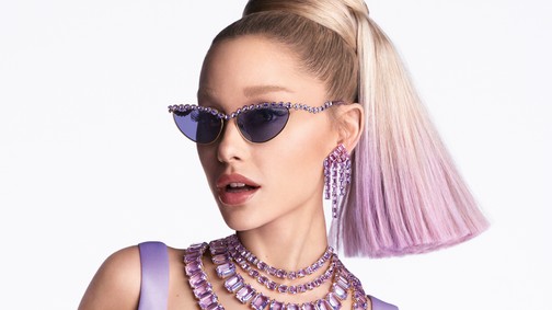 Ariana Grande Swarovski ékszerekben ragyog saját rendezésű filmjében