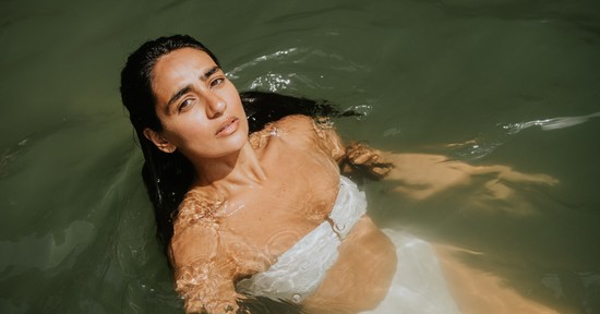 Nemcsak nyugalmat nyersz, erőt is meríthetsz a mantrázásból, ha jól csinálod