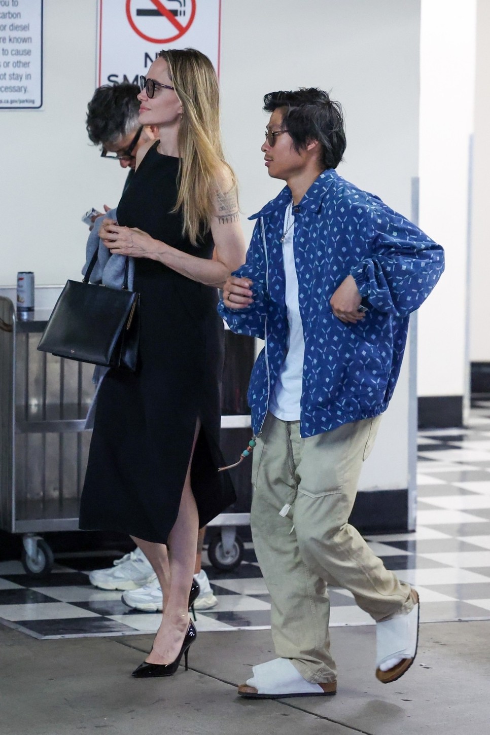 Angelina Jolie a 2000-es évek elején fogadta örökbe Brad Pitt-tel most 20 éves fiát