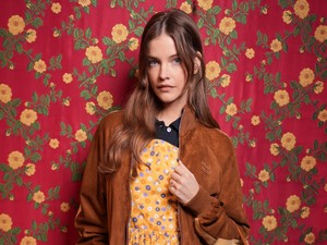 Megbabonázta az internetet Palvin Barbara, bámulatos kreációban emlékeztetett mindenkit kivételes szépségére