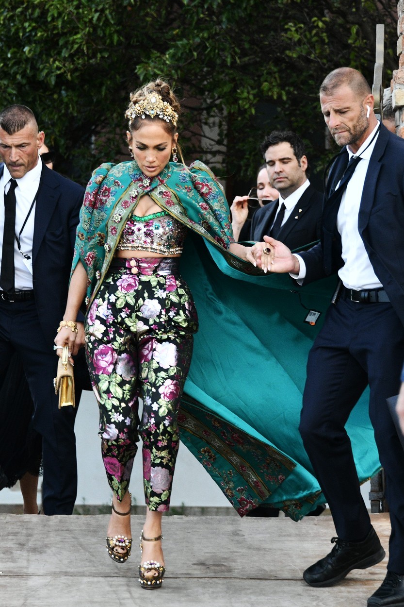 Jennifer Lopez fenséges D&G ruhában Velencében