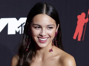 Olivia Rodrigo 10 legjellemzőbb stílustrükkje