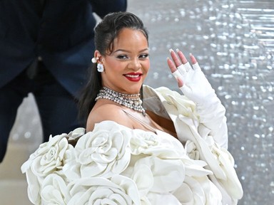 Rihanna terhesen is levetkőzött, és nem kér érte elnézést