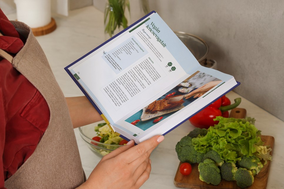 10 csodás menüsort találsz a könyvben, ami garantálja, hogy mindannyian az asztel mellett ültök majd újra