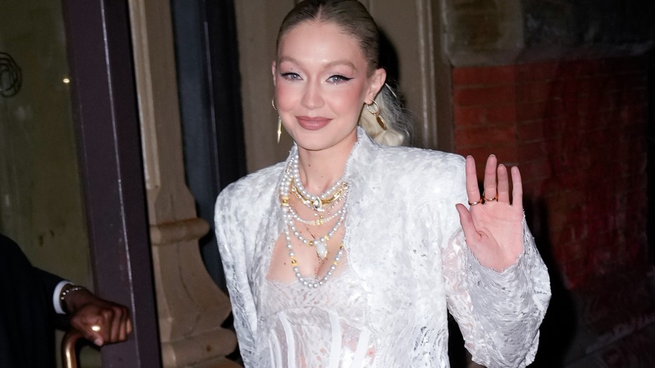 Gigi Hadid földre szállt angyalként ünnepelte a születésnapját: ezt a szettet nem tudjuk kiverni a fejünkből