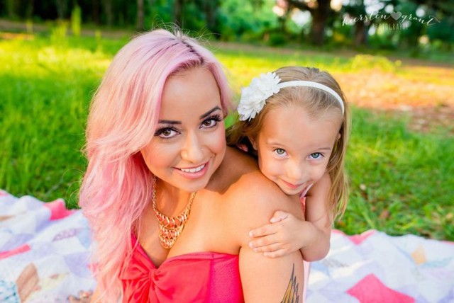 6 éves kislány, festett haj, instagram, the luxury spot, szépség, hableányhaj