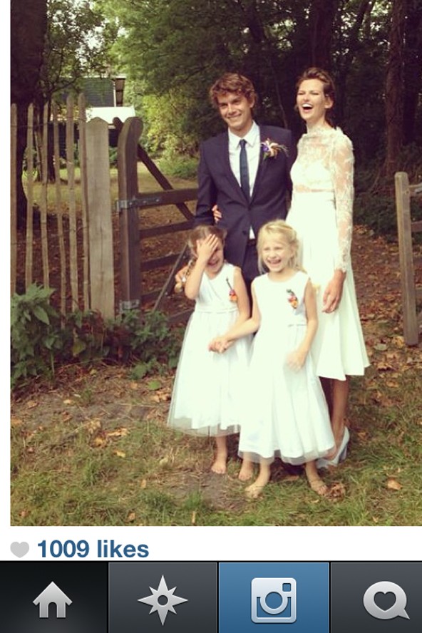 Bette esküvői ruháját a testvére varrta. Nem dizájnerruha, mégis gyönyörű!