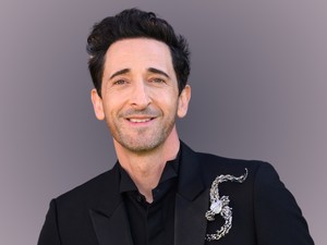 Szem nem marad szárazon: menhelyről fogadott örökbe kutyát Adrien Brody, magyar nevet kapott a tündéri háziállat