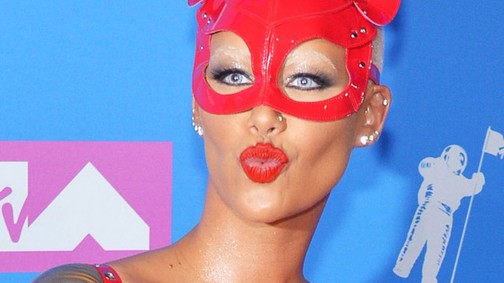 Amber Rose szado-mazo buliba készült, aztán betévedt a vörös szőnyegre