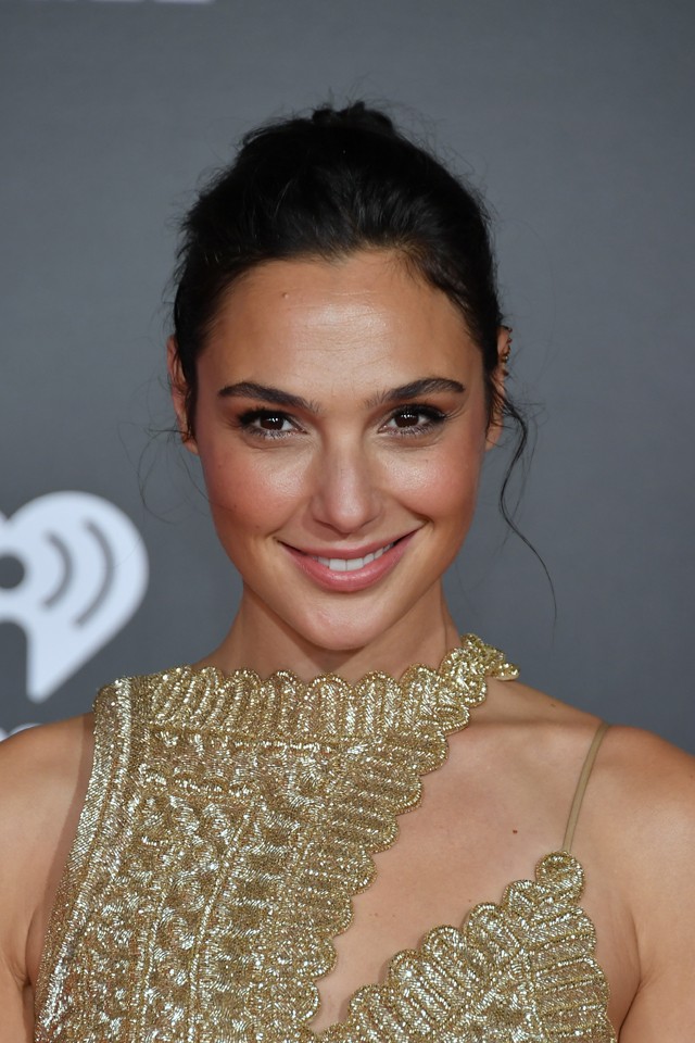 Gal Gadottól ragyog a vörös szőnyeg, szebb, mint valaha