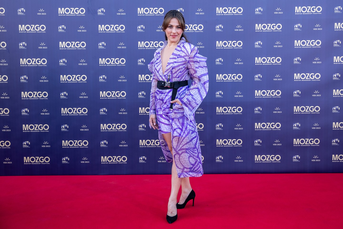 Tankó Erika, a legjobb női mellékszereplő kategória győztese egy érzékien lágy, halványlila EVELINFINK ruhában lépett a vörös szőnyegre