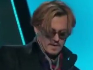 Ennyire részeg Johnny Depp, vagy csak jó színész?
